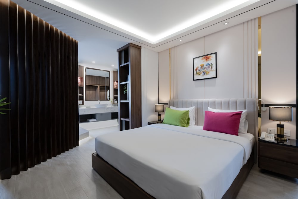 جناح جونيور بانورامي بسرير كينج بإطلالة على المدينة، G8 Center Hotel Saigon 2/10