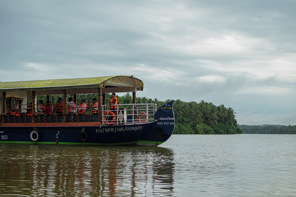 The Raviz Kadavu 57/61