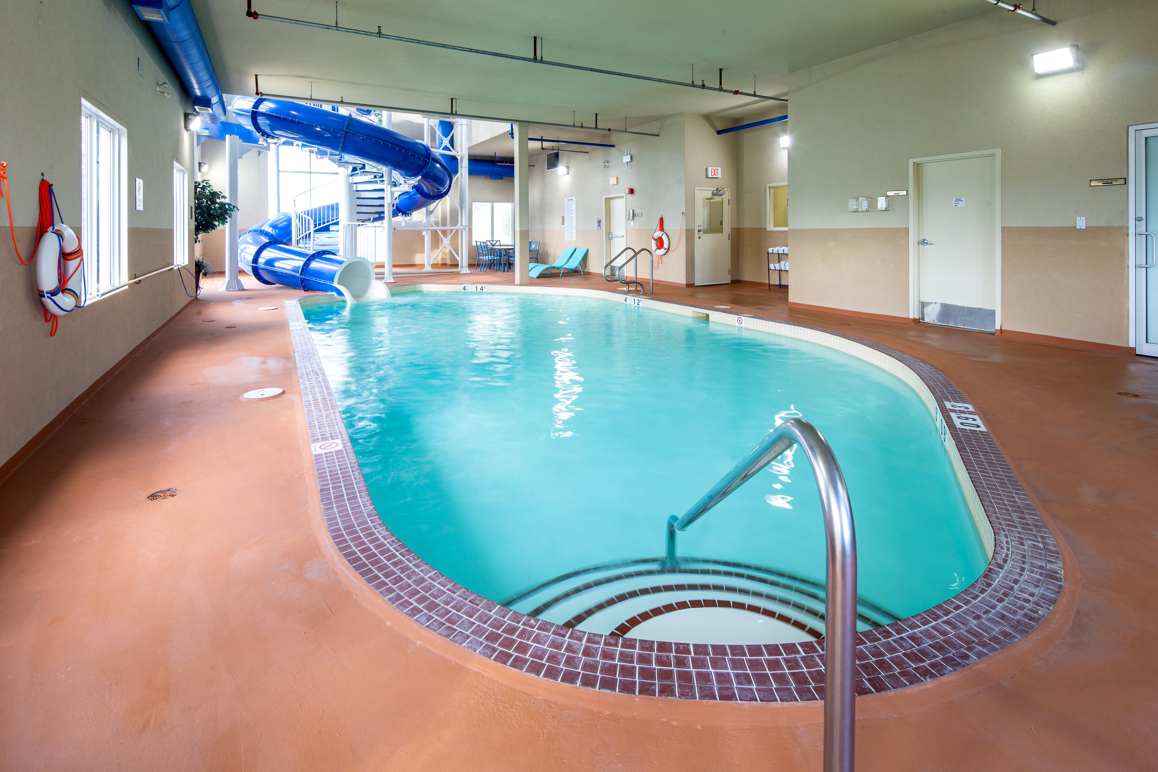 Holiday Inn Express Hotel Suites Edson 23/50