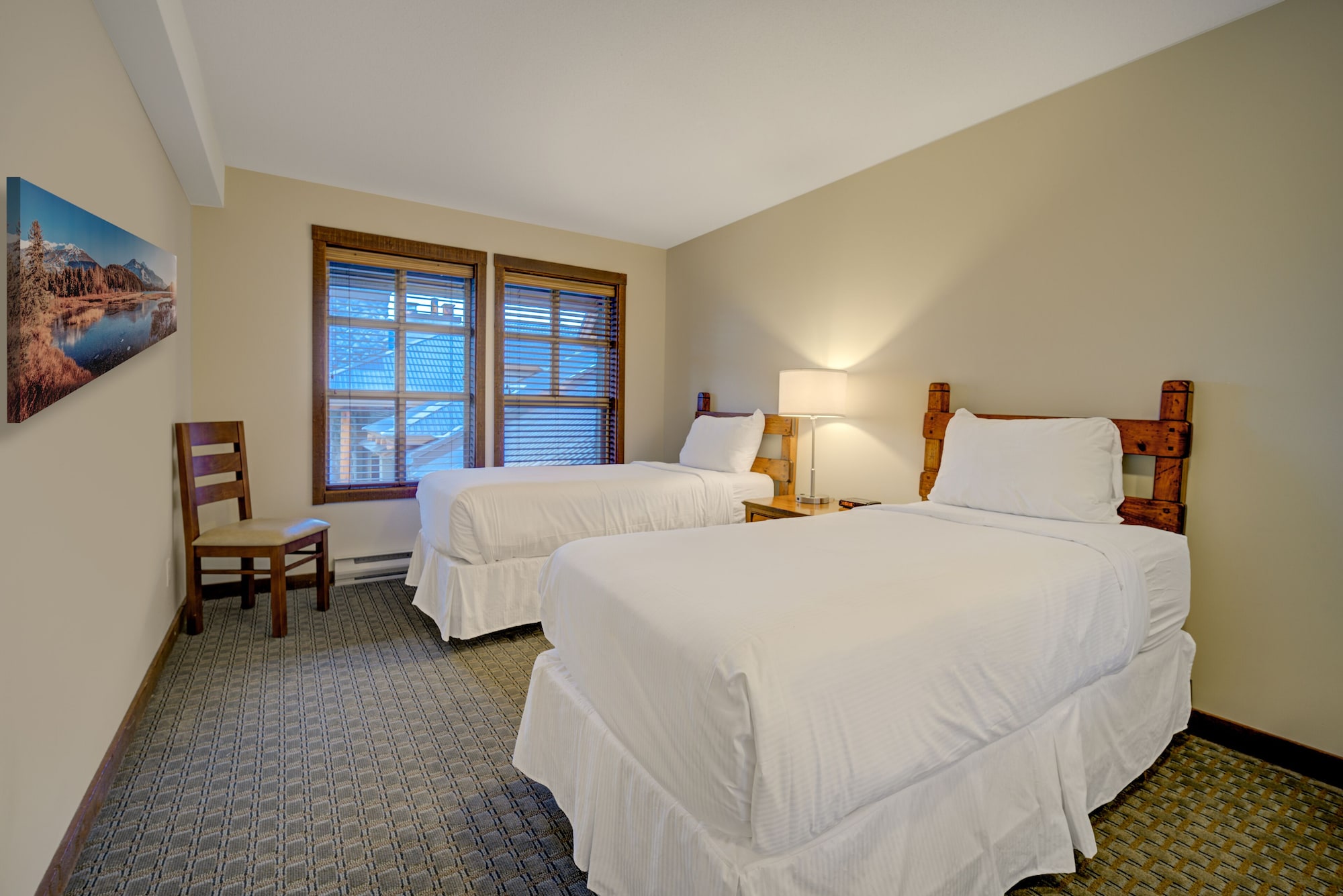 2 BEDROOMS, SUITE, KITCHEN