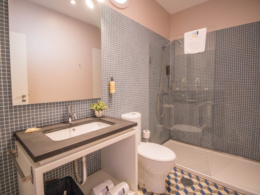 YOURS GUESTHOUSE PORTO 44/50