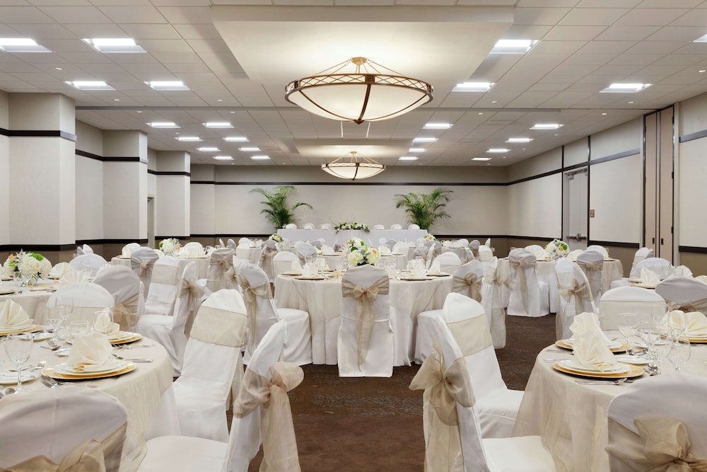 Embassy Suites by Hilton Jacksonville Baymeadows 63/85