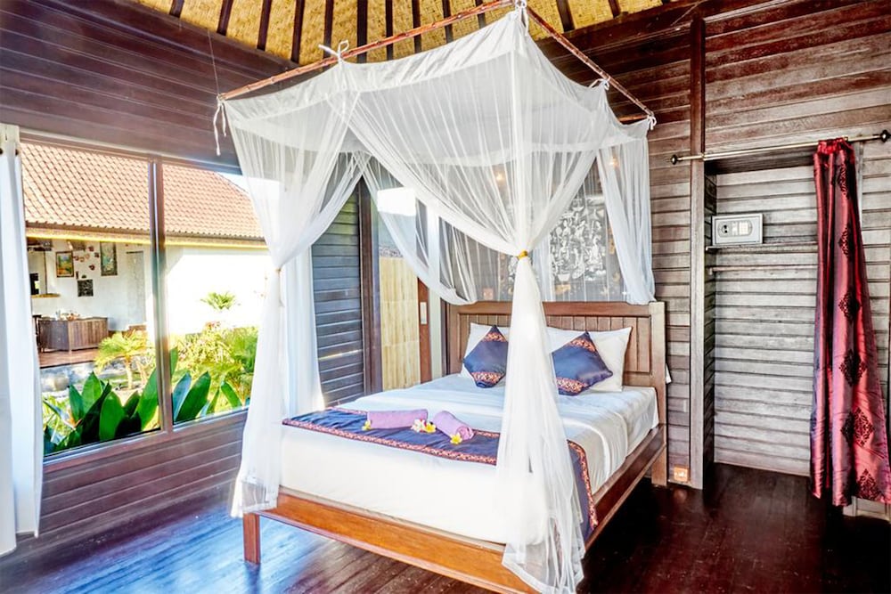 Sunrise Hut's Lembongan 33/54