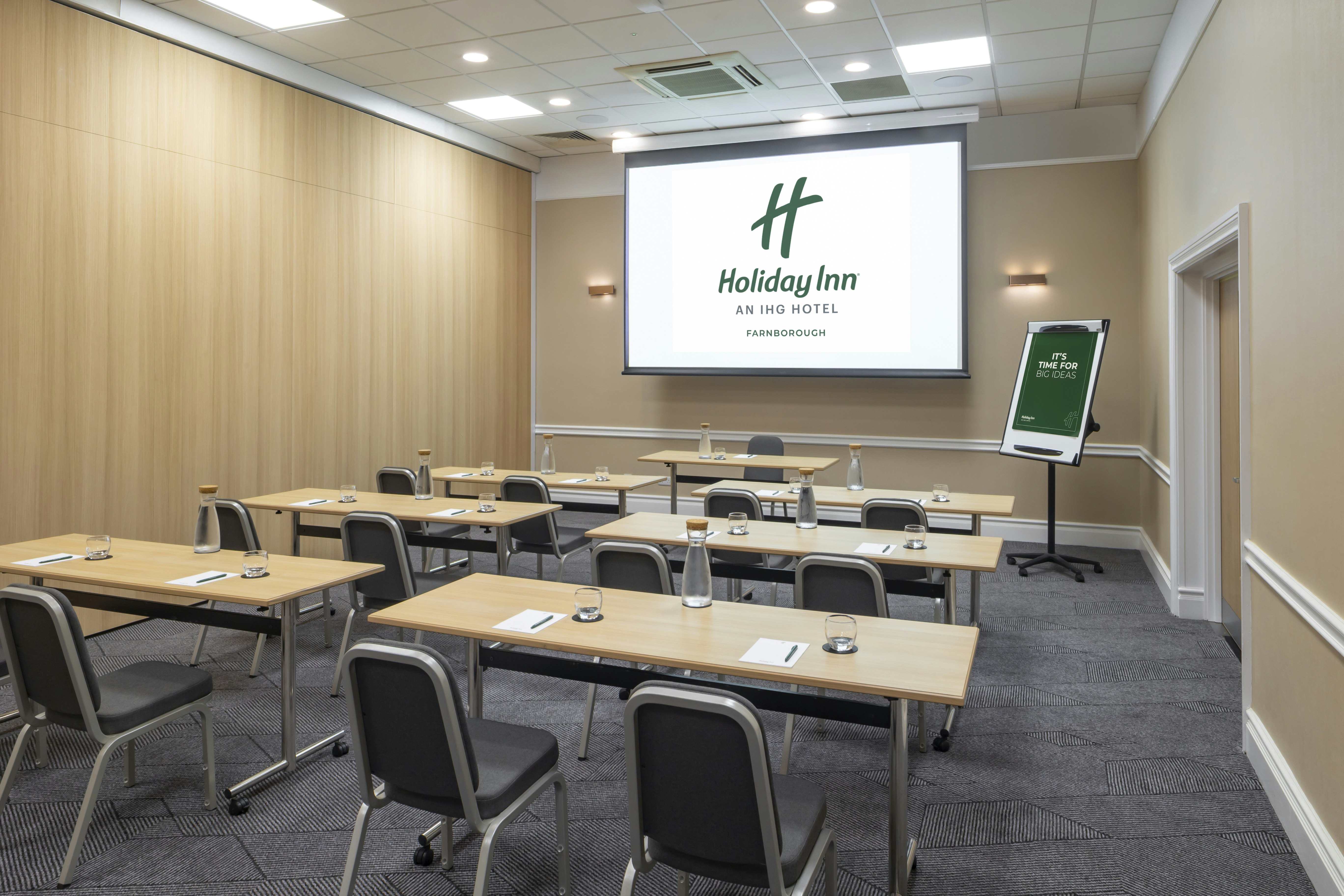 Holiday Inn Farnborough by IHG 58/74