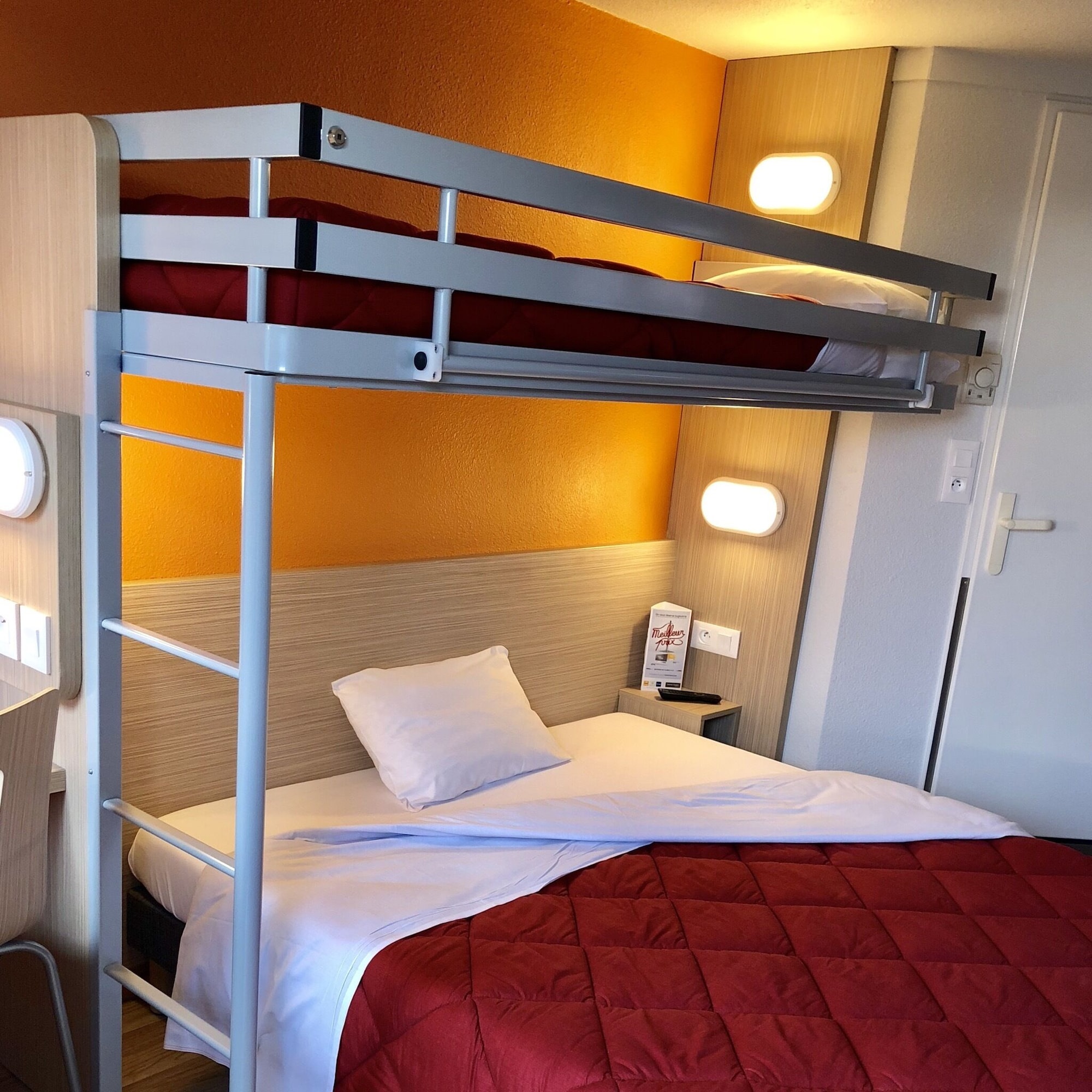 STANDARD, 3 BEDS