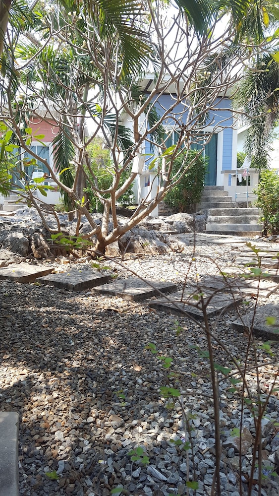 Charlie's Bungalow 17/22