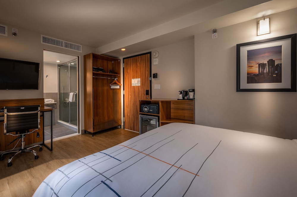 La Quinta Inn Suites By Wyndham Times Square South 23/60