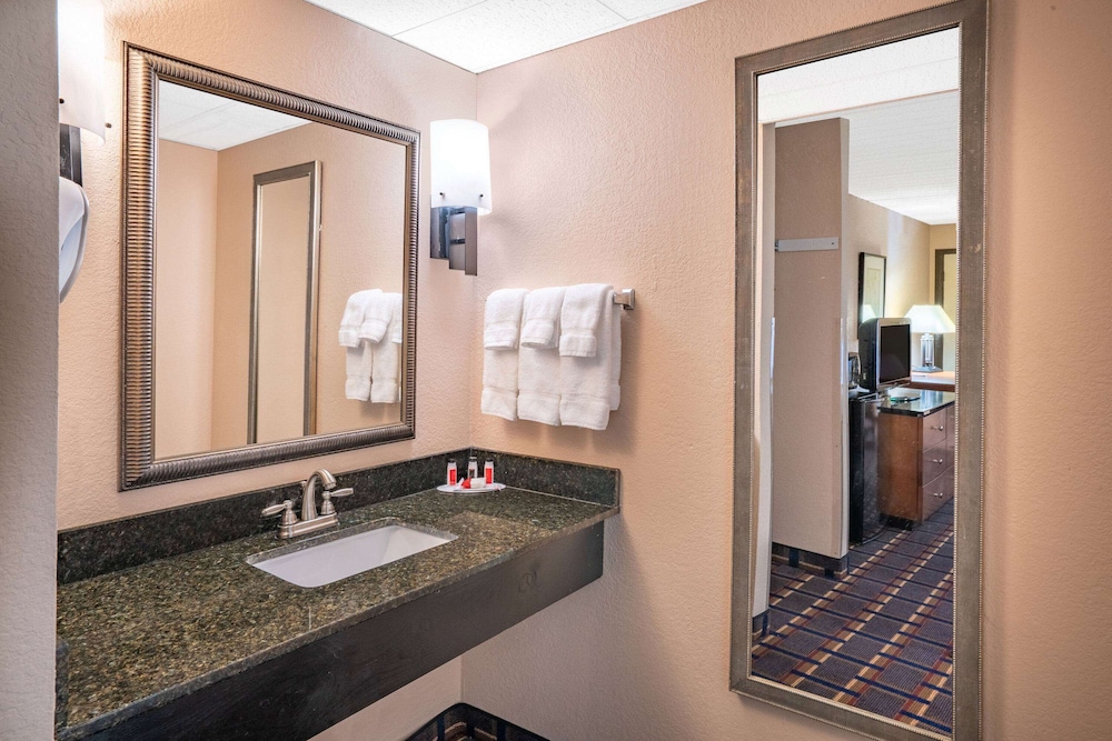 Baymont By Wyndham Knoxville I-75 18/45