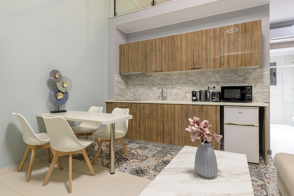 Pearl Luxury Living 3/38