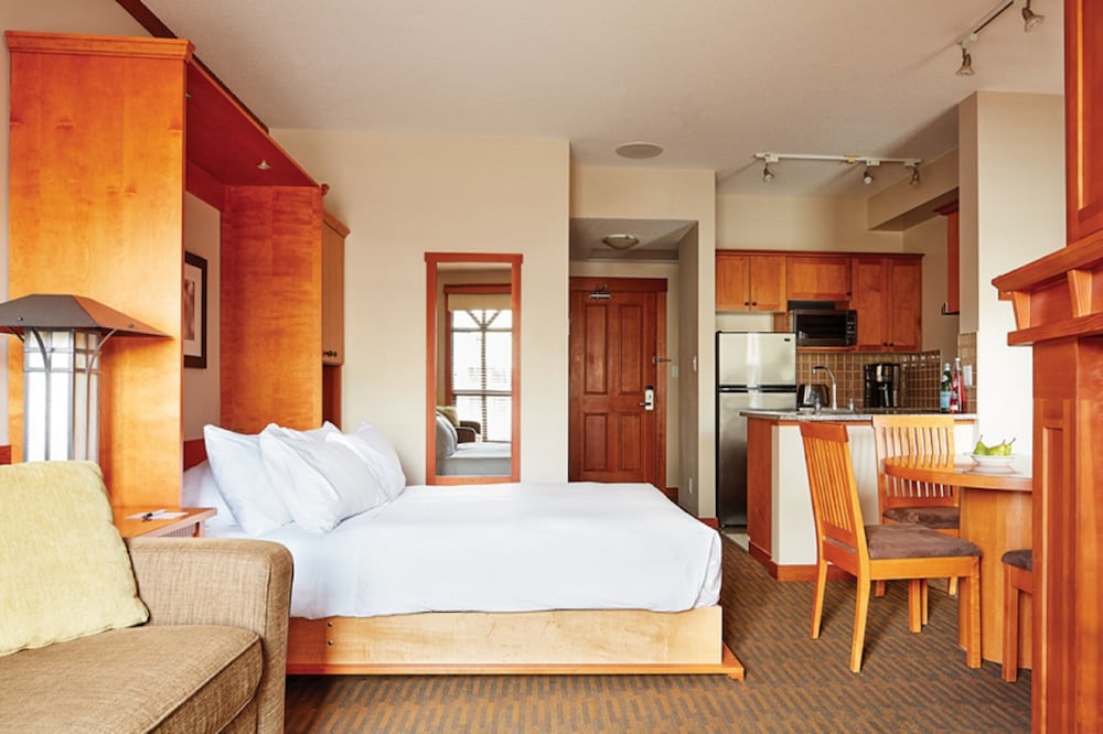 STUDIO, SUITE, LOW FLOOR