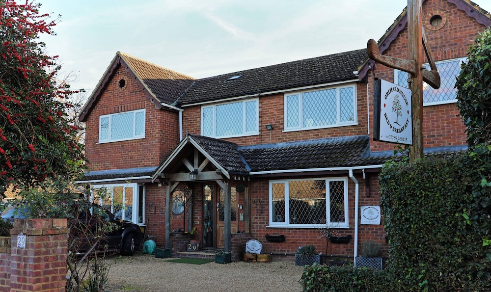 Orchard House 2/36