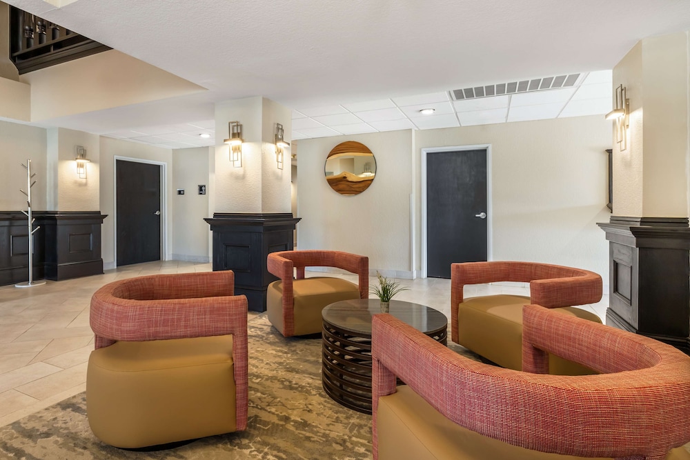 Best Western Prime Inn & Suites 14/29