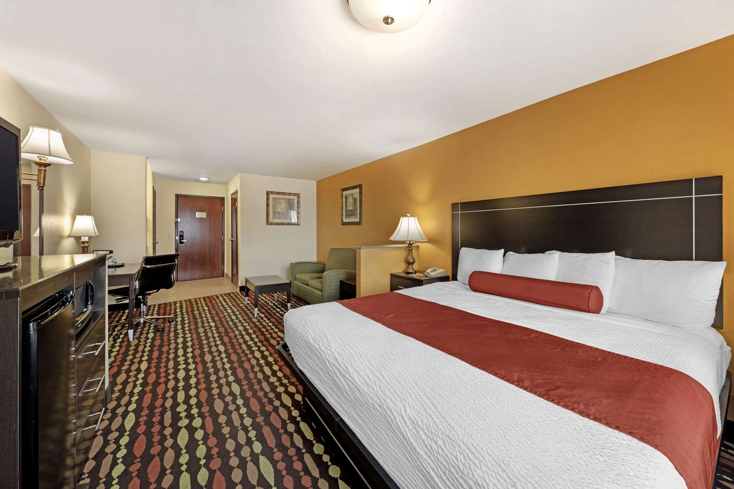 Mini, Suite, King Bed, Sofa