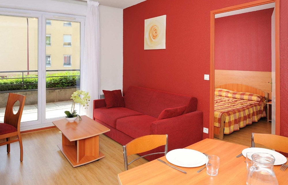 Sejours Et Affaires Saint Genis 15/23