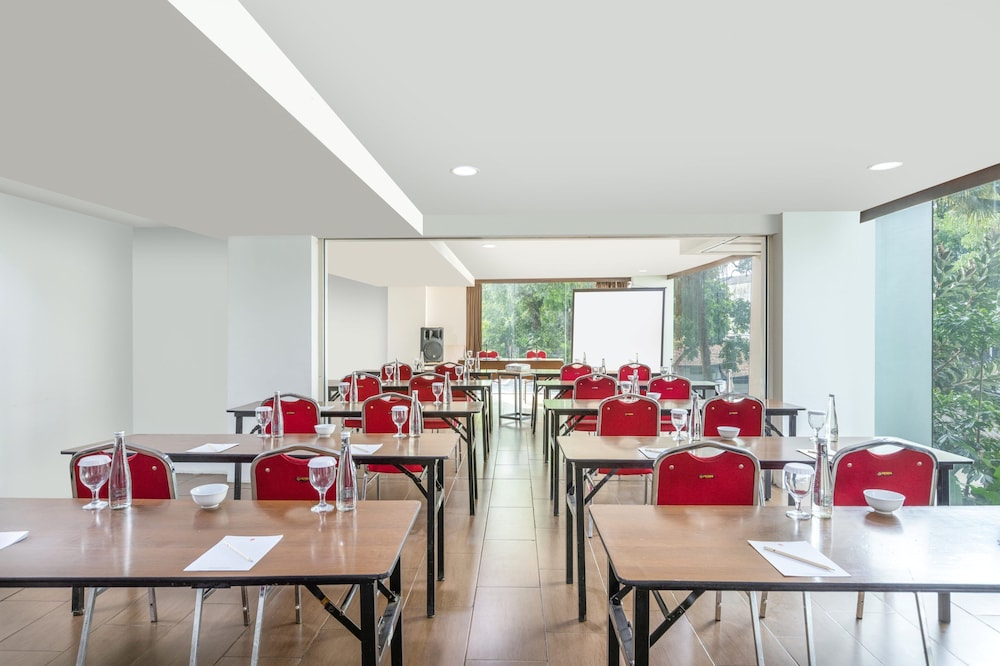 Hotel Amaris Cihampelas 33/40