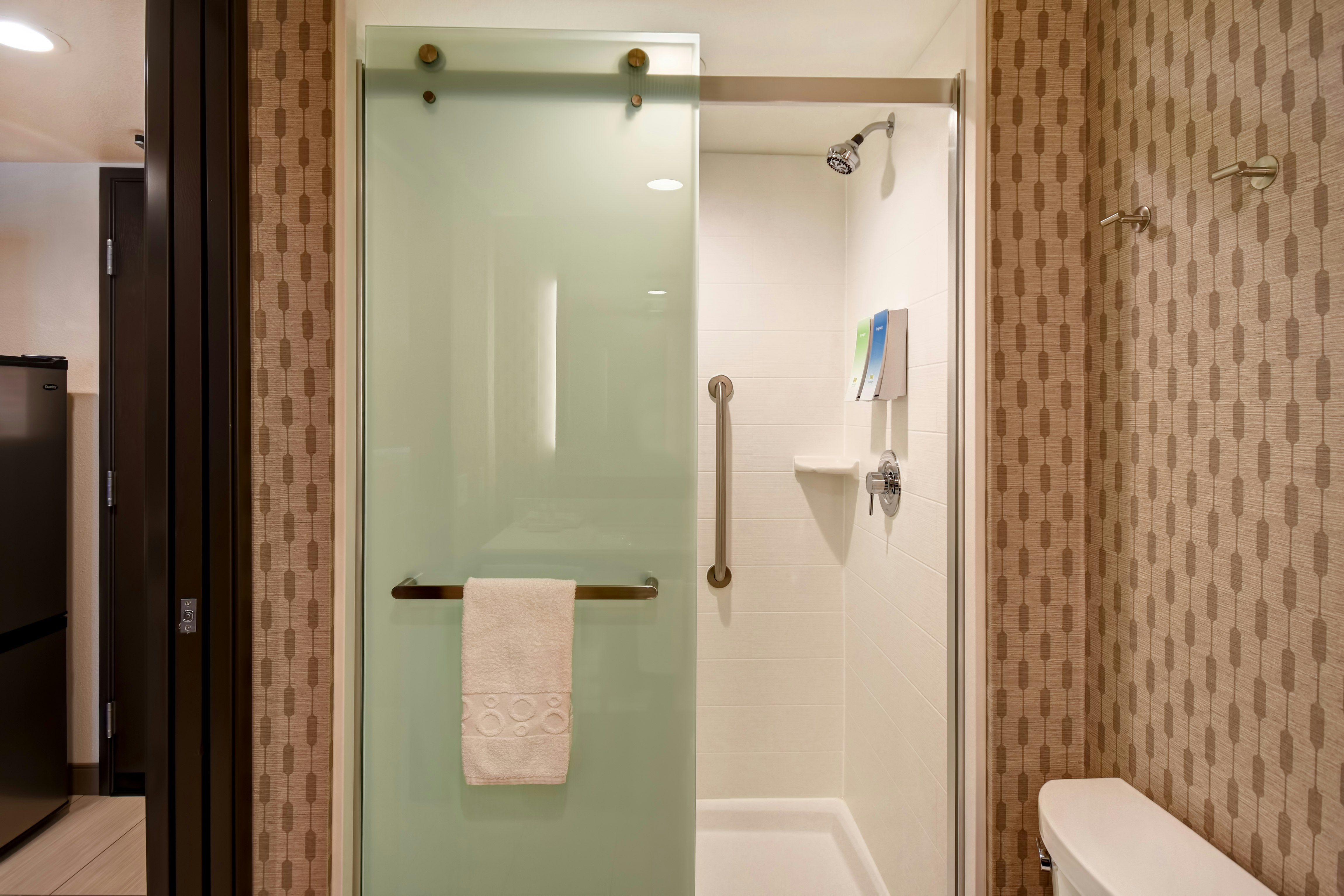 استوديو بسريرين كوين لذوي الإعاقة، Home2 Suites by Hilton Victorville, CA 3/8