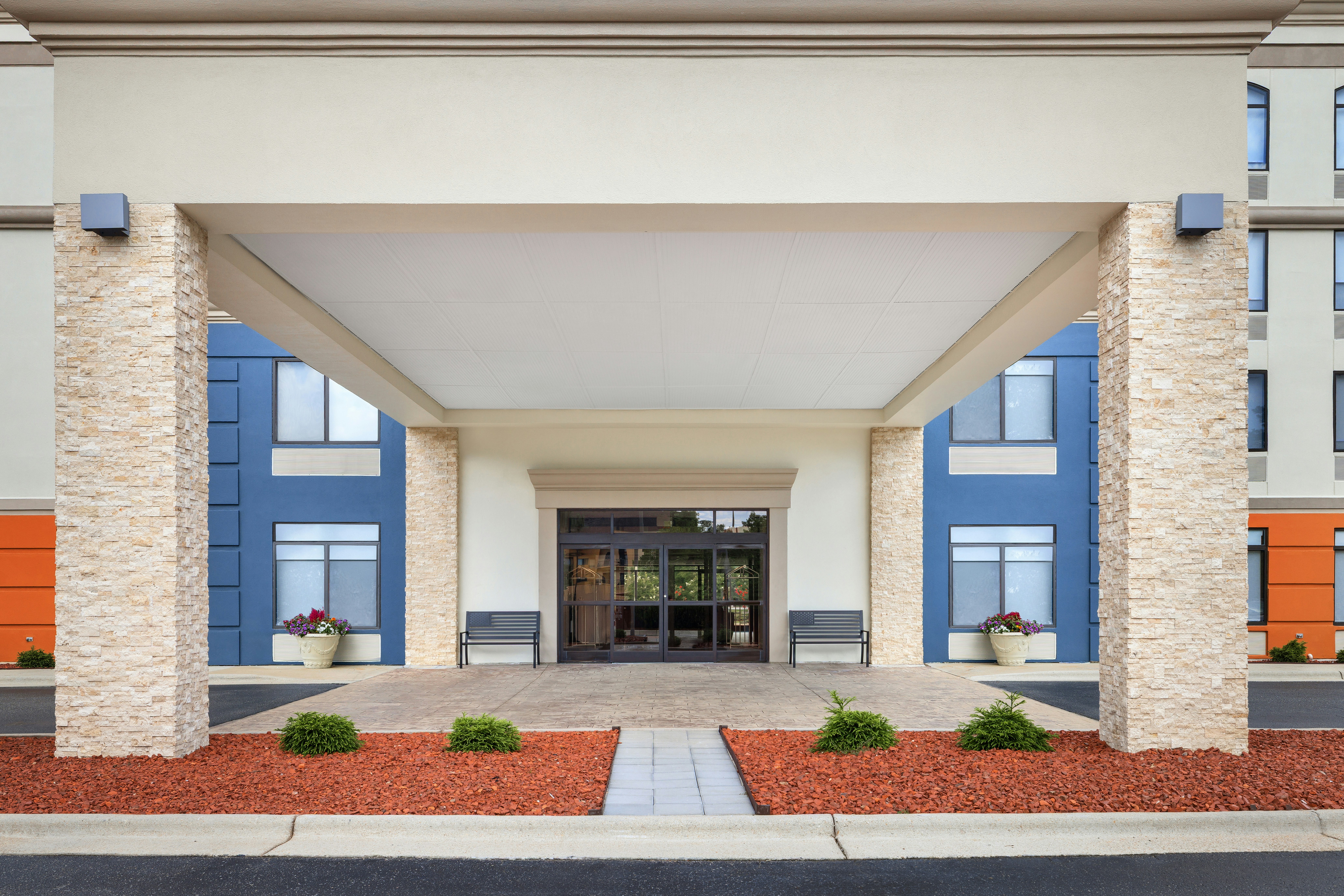 Cross Creek Inn and Suites Fayetteville 1/43