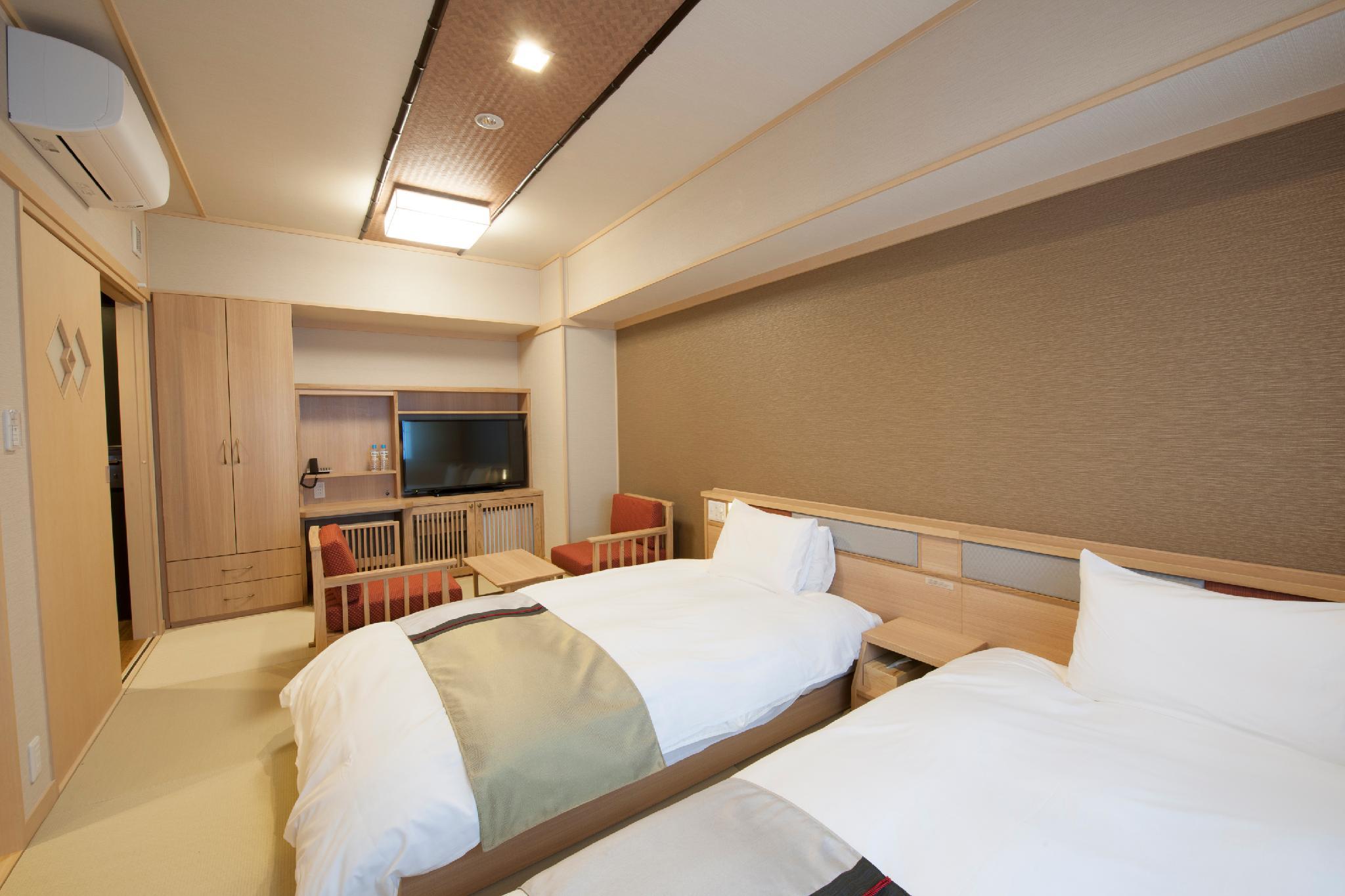 Room, Twin Beds