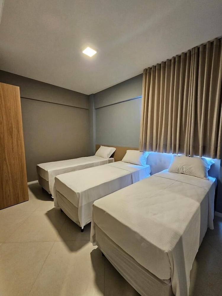 Aero Hotel 6/42