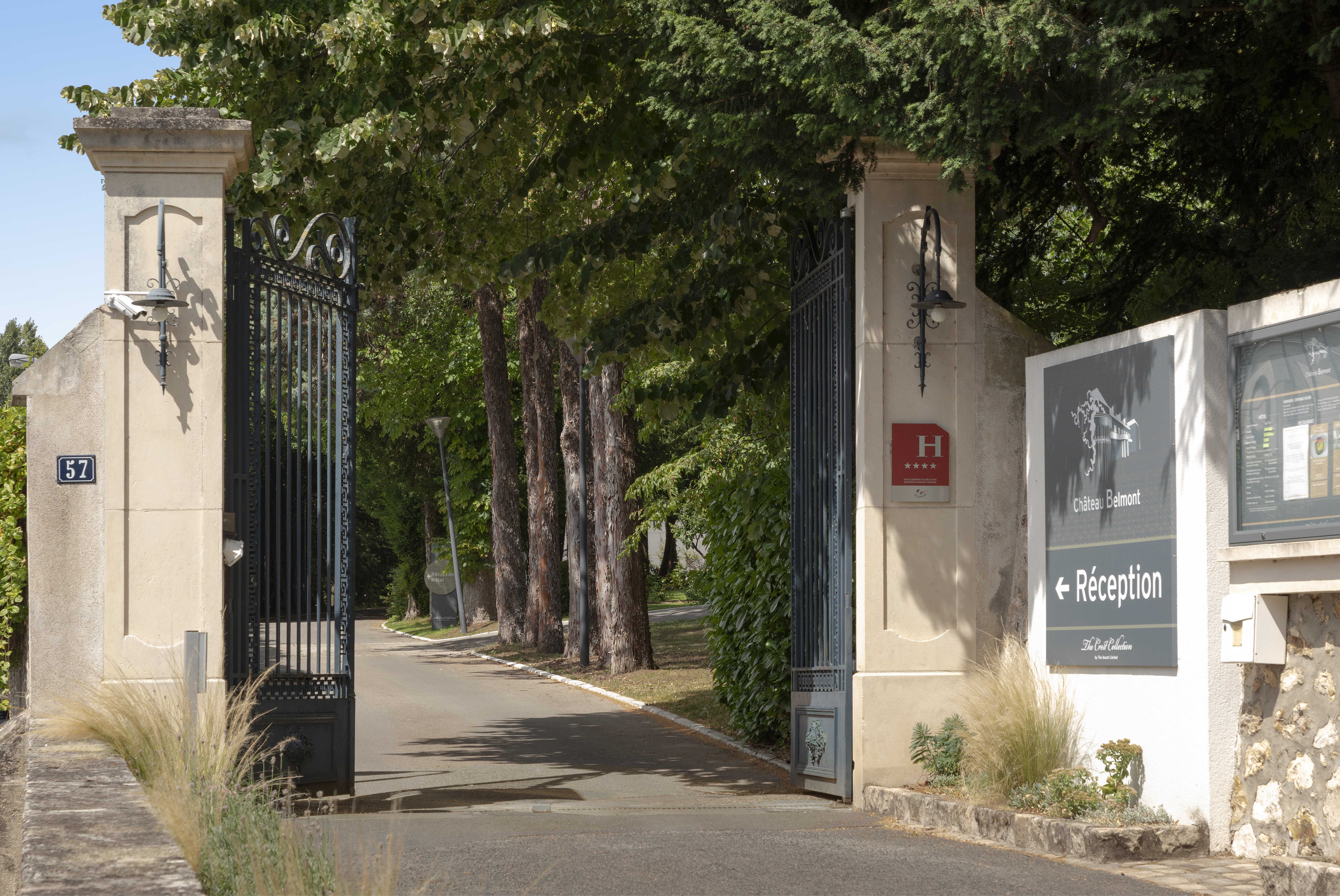 Chateau Belmont The Crest Collection 61/64