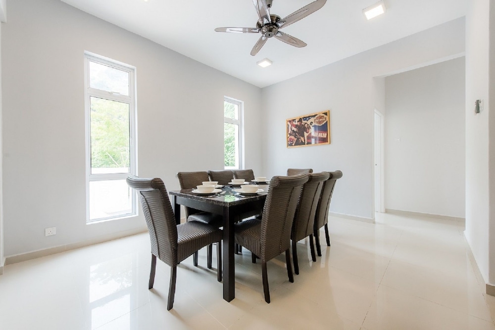 New Corner Shamrock Beach Villas Seaview 48/58