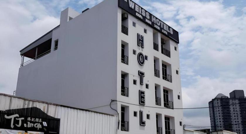 Weiss Hotels Kepong Baru 11/35