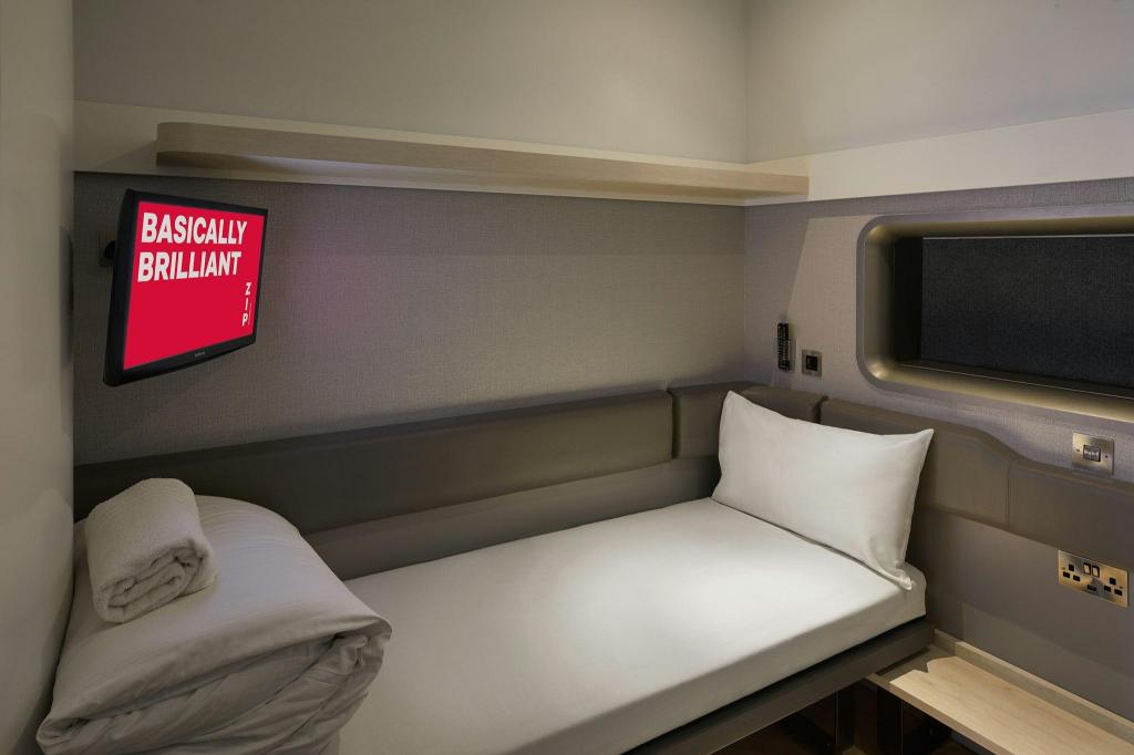 ZIP by Premier Inn Cardiff 7/28