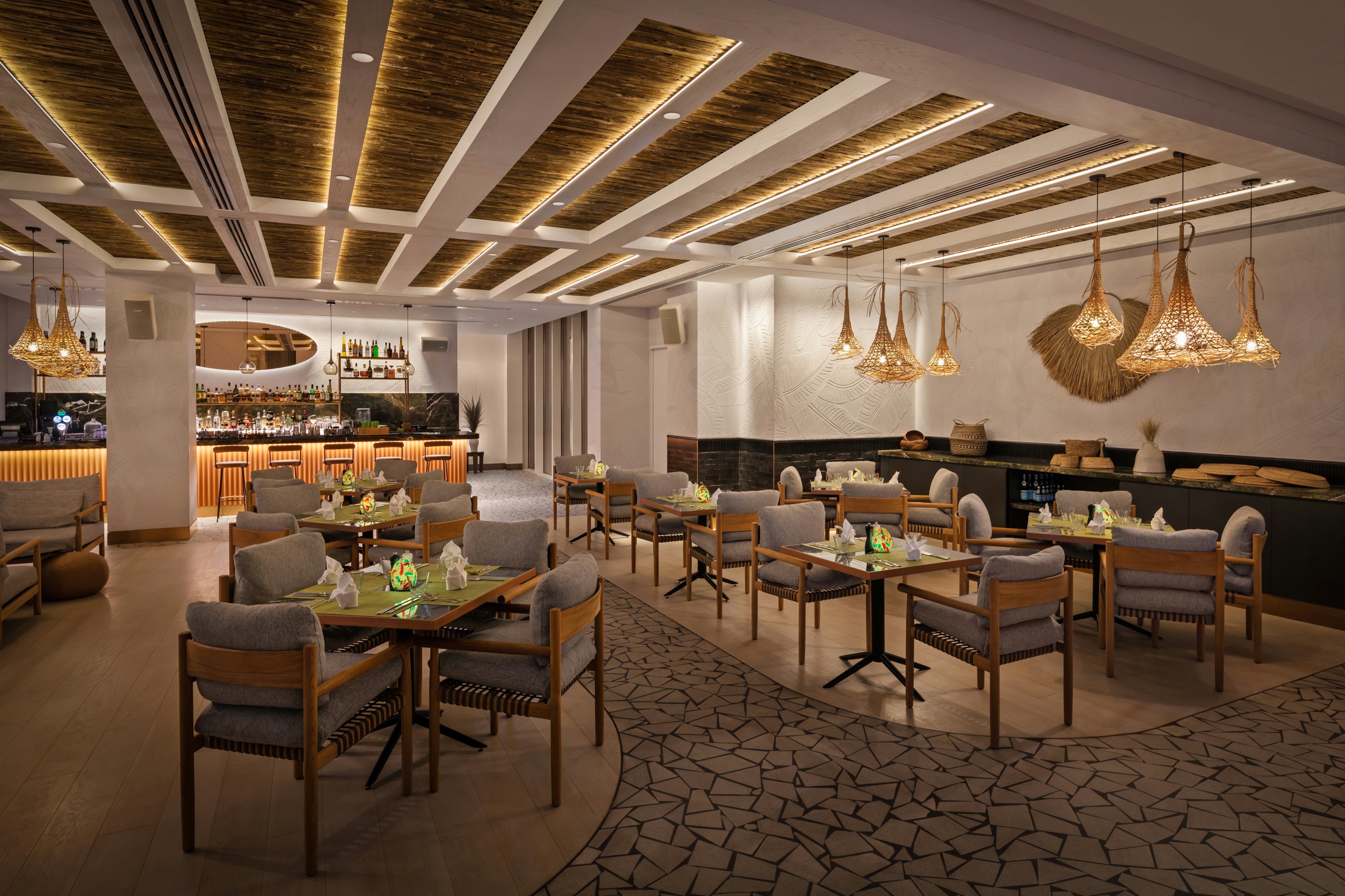 Taj Jumeirah Lakes Towers 58/77