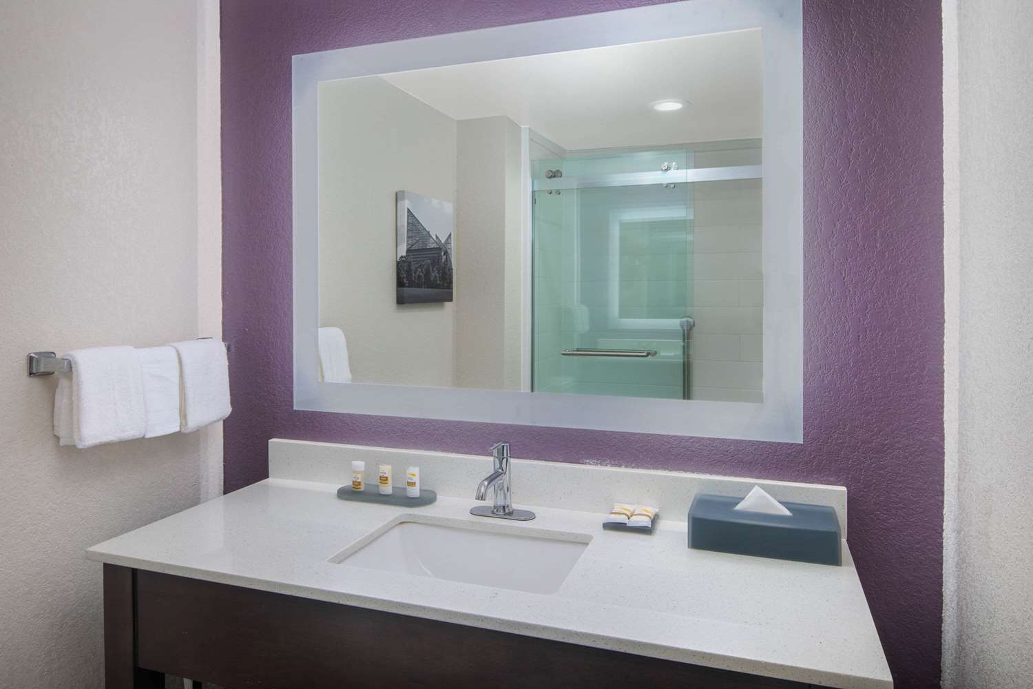 La Quinta Inn & Suites by Wyndham Chattanooga - East Ridge 24/24