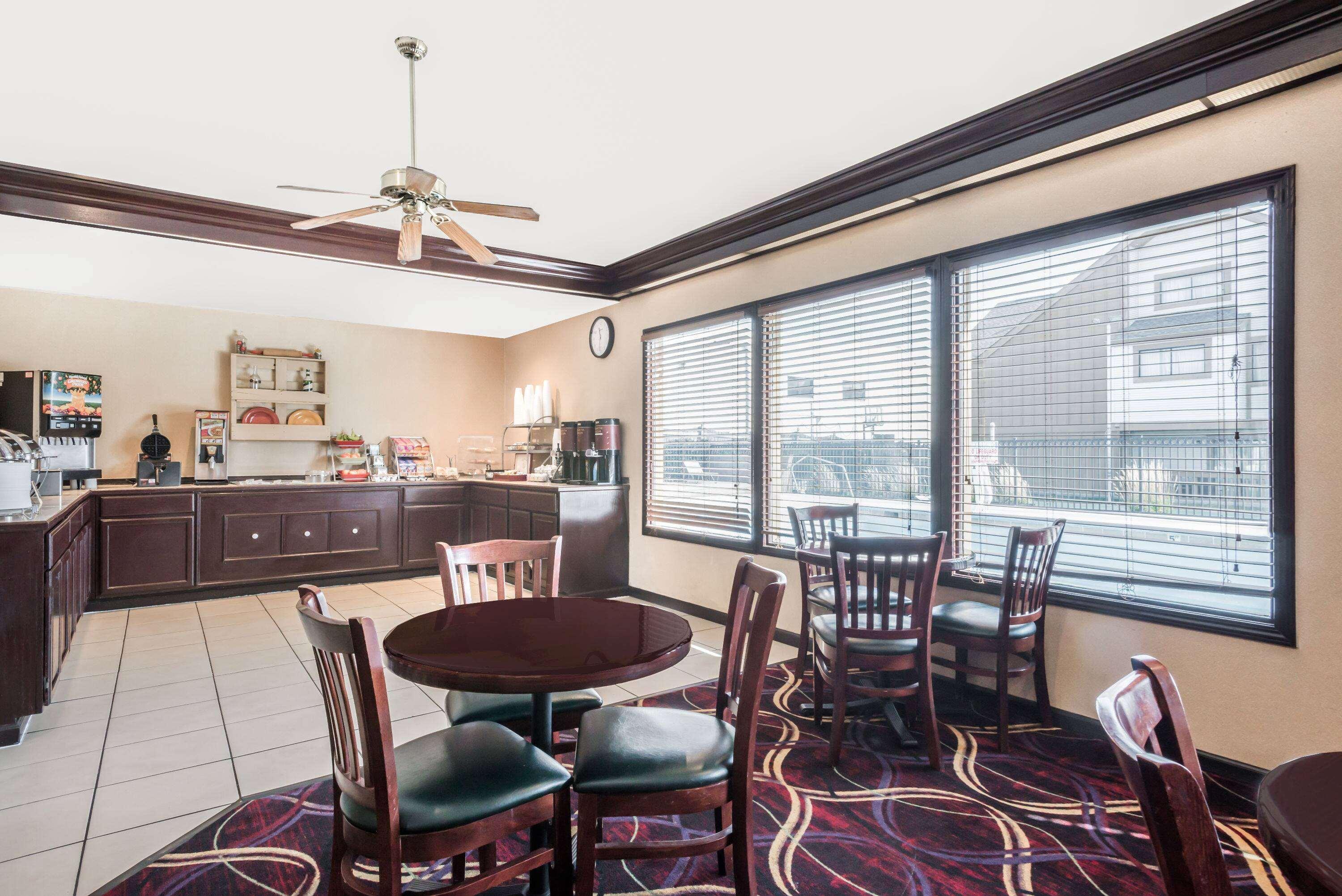 Hawthorn Extended Stay by Wyndham Dayton 17/27