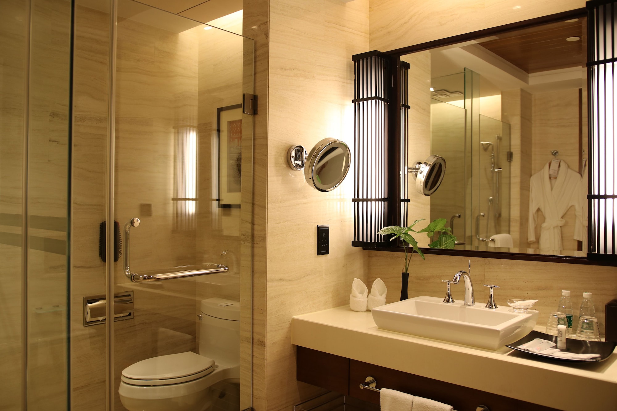 Room, King Bed, Lagoon View، Le Meridien Shimei Bay Beach Resort & Spa 9/10