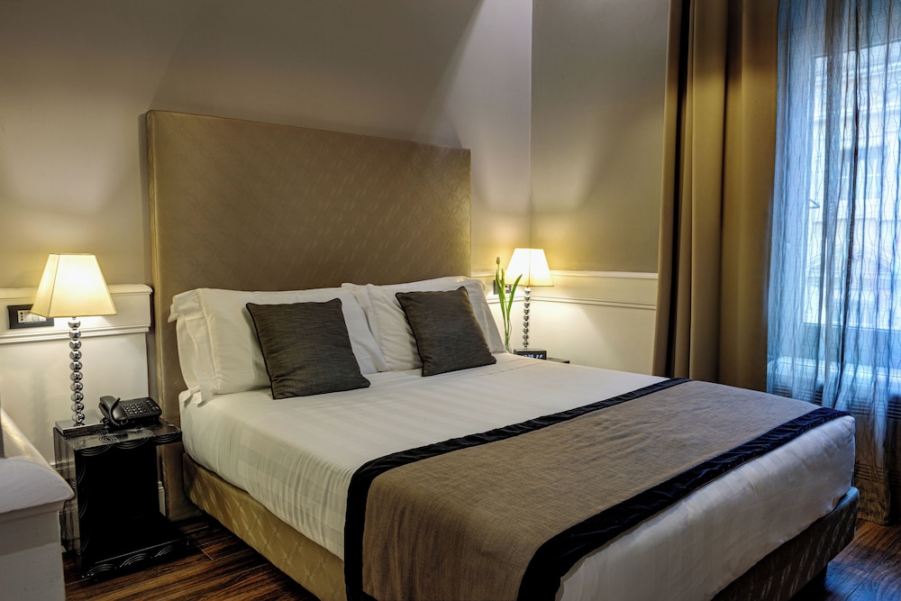 The Independent Suites 17/51