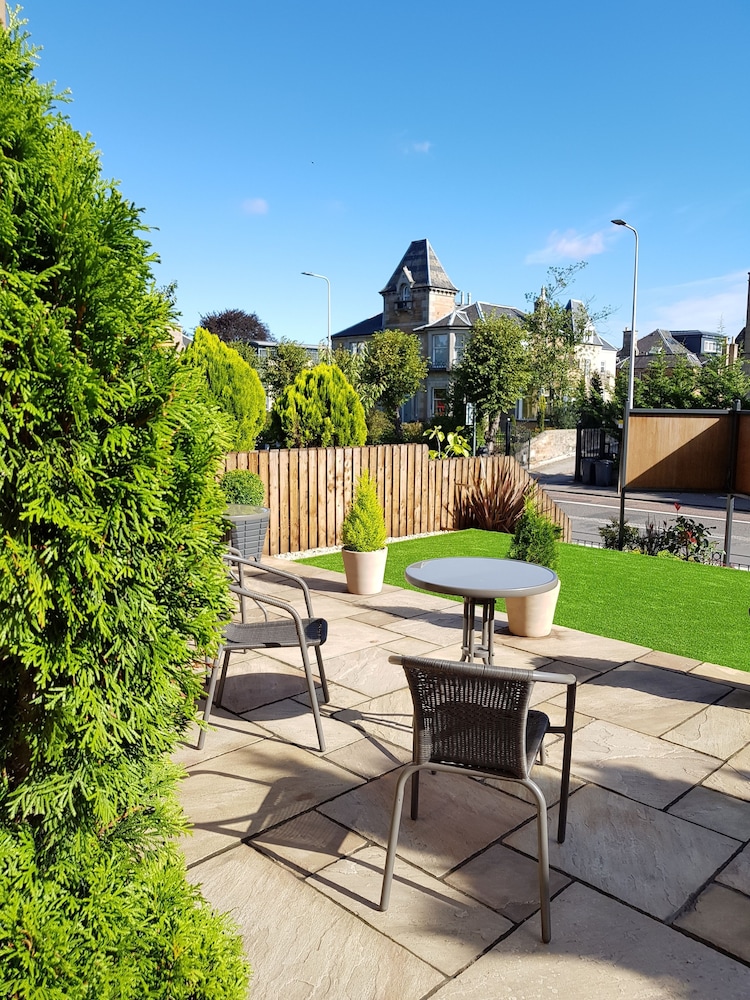 18 Craigmillar Park Guest House 34/50