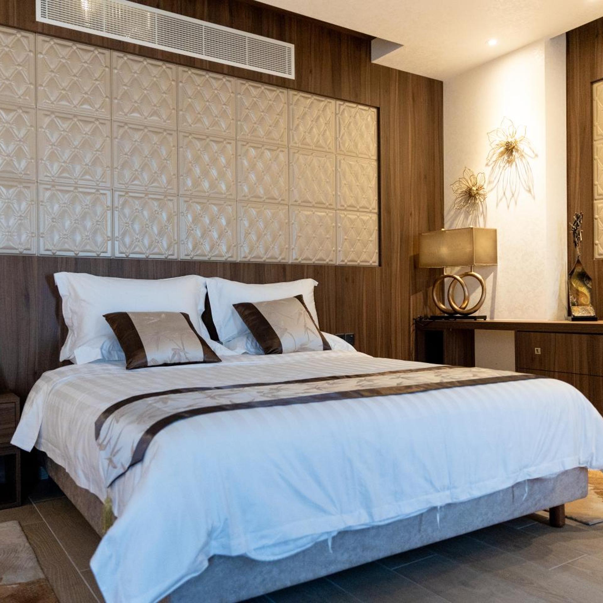 Suite City View with Business Lounge Access
