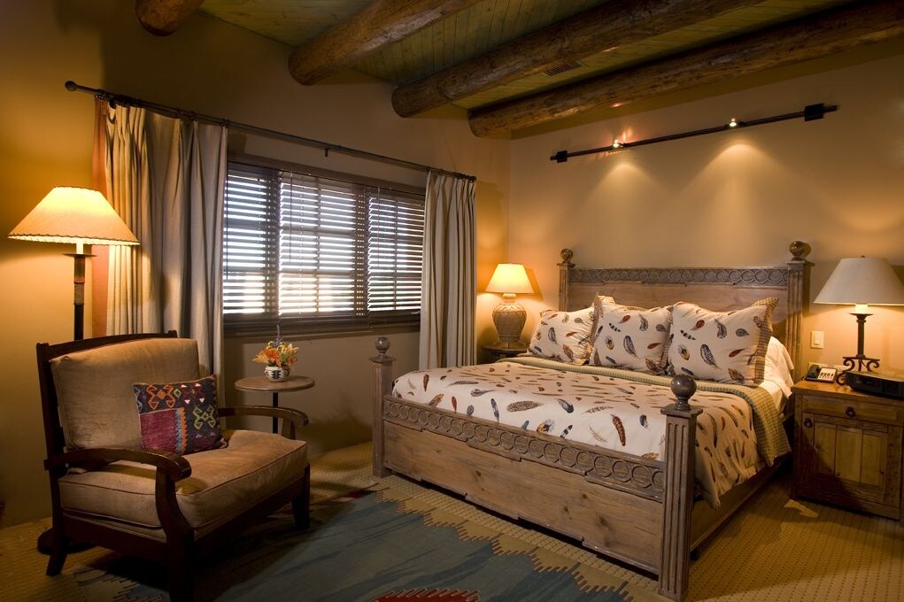 HACIENDA, STANDARD, KING BED