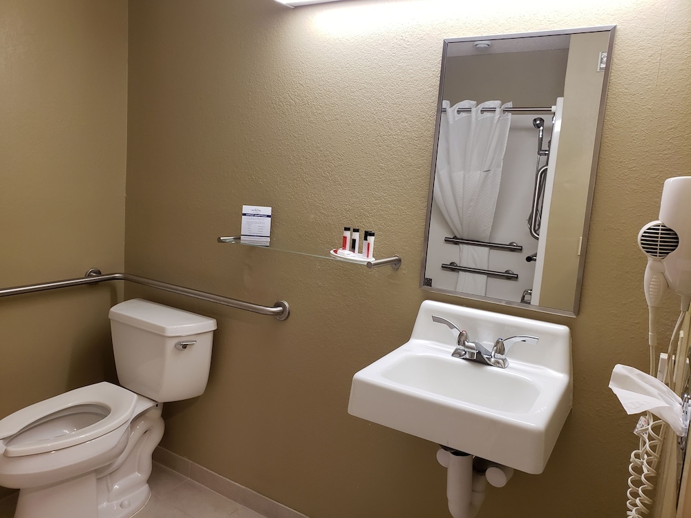 Microtel Inn and Suites Dover 32/36