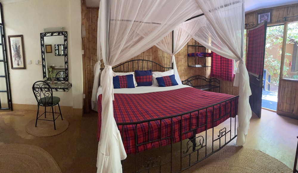 Octagon Lodge 15/50