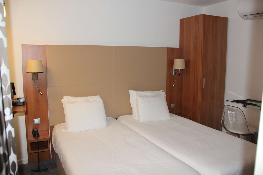 Hotel Kyriad Saint Quentin En Yvelines - Montigny 21/58