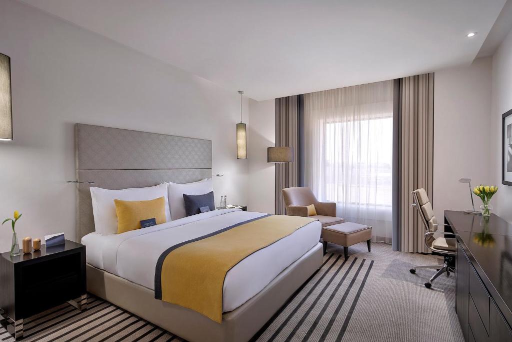 PREMIUM, KING BED, ACCESSIBLE