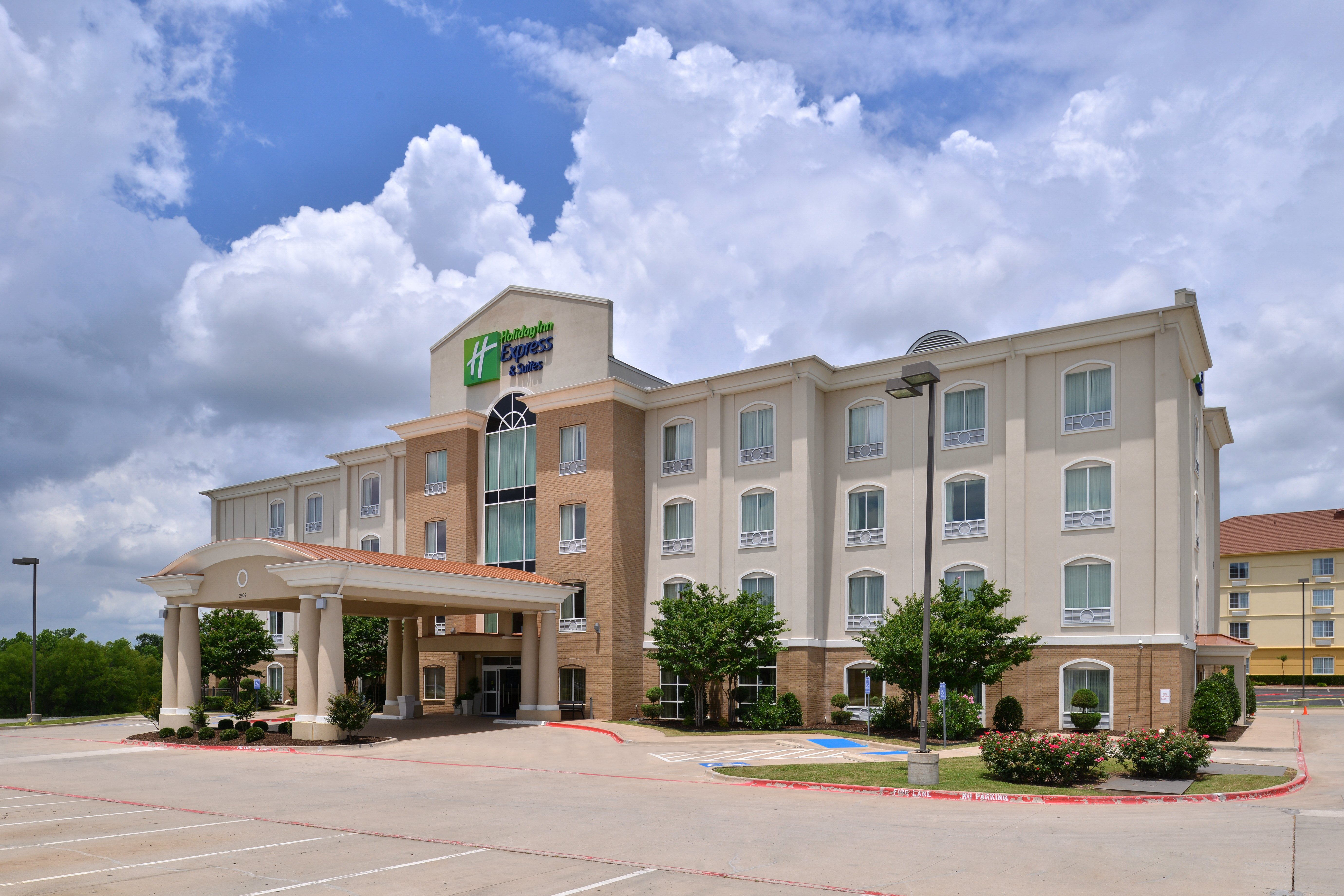Holiday Inn Express Hotel Suites Sherman Hwy 75 2/22
