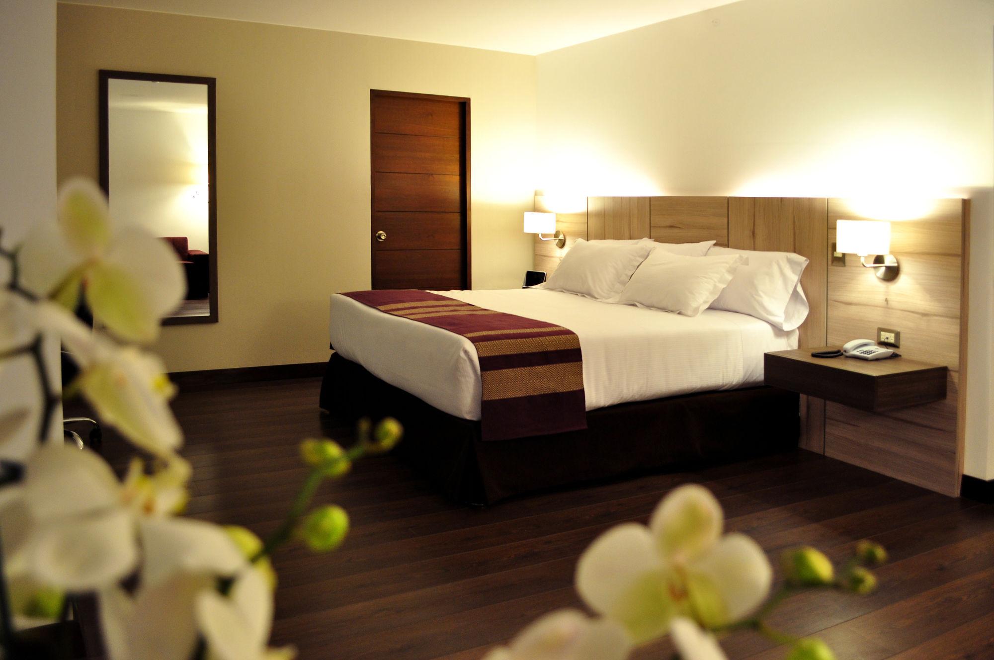 Senior, Suite, Jetted Tub