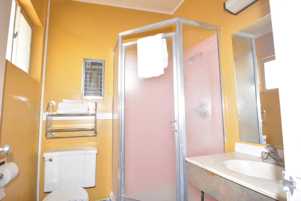 American Inn Express 21/21