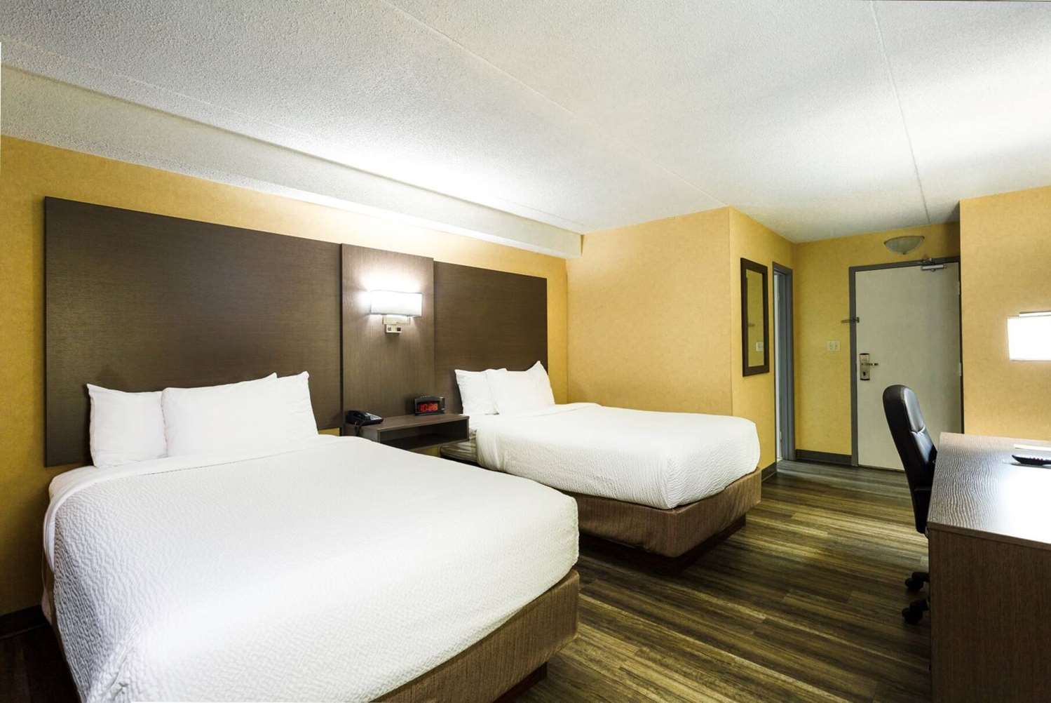 Days Inn by Wyndham Fallsview 11/41