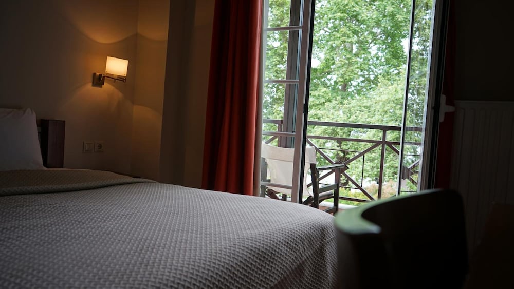 Morfeas Hotel 9/50