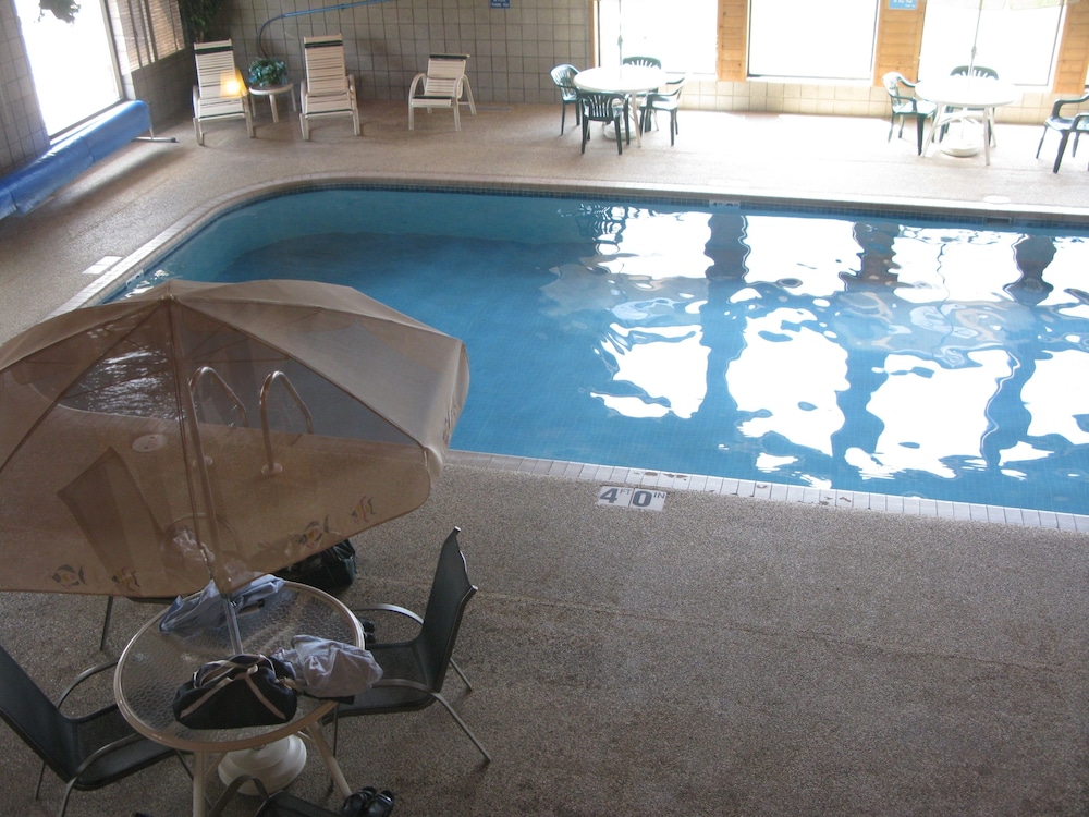 Baymont by Wyndham Waupun 14/31