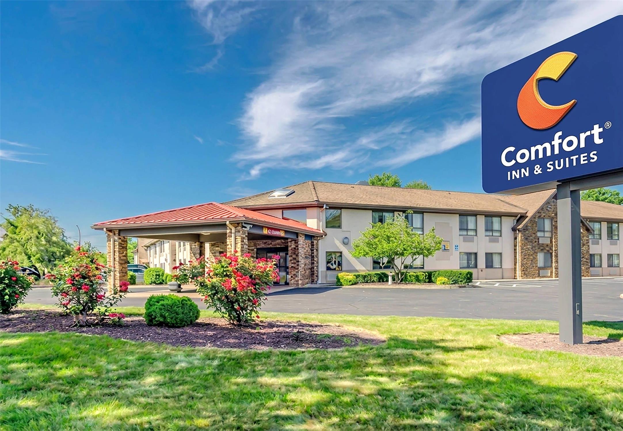 Comfort Inn & Suites West Springfield, MA 4/35