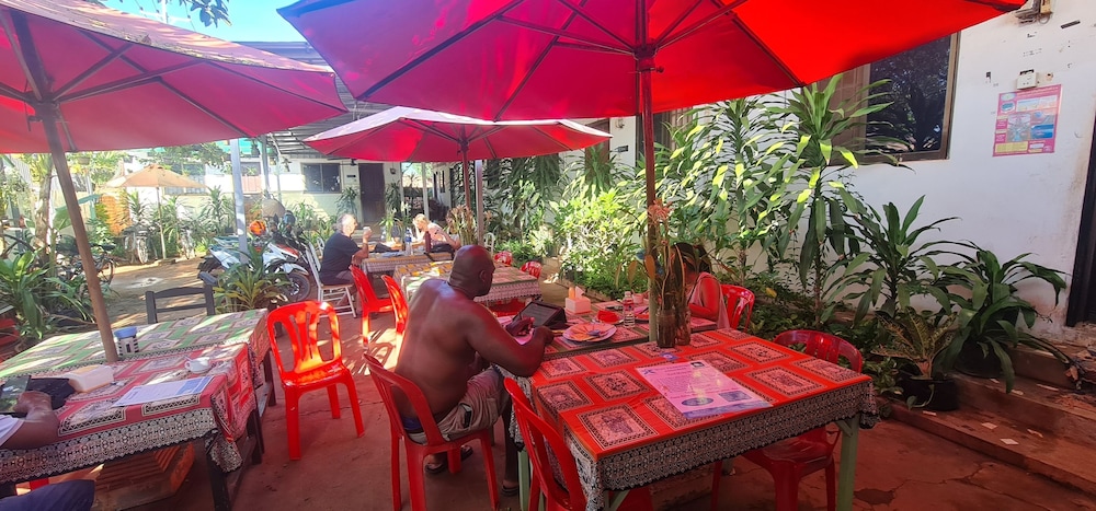 Relax And Resort Angkor Guesthouse 12/34