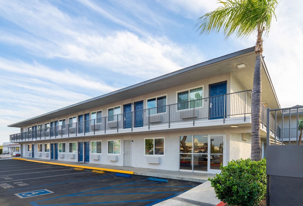 Motel6 Fontana in FONTANA - CA