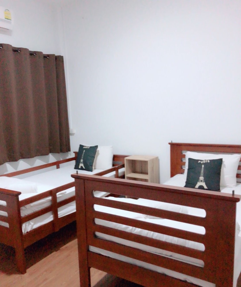 Thepnakorn Hotel 4/48