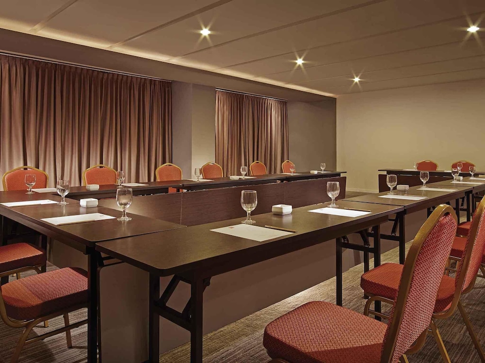 Ibis Surabaya City Center 58/61